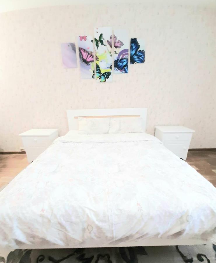 Ferienwohnung 1 Комнатная На Позняках Kiew Exterior foto