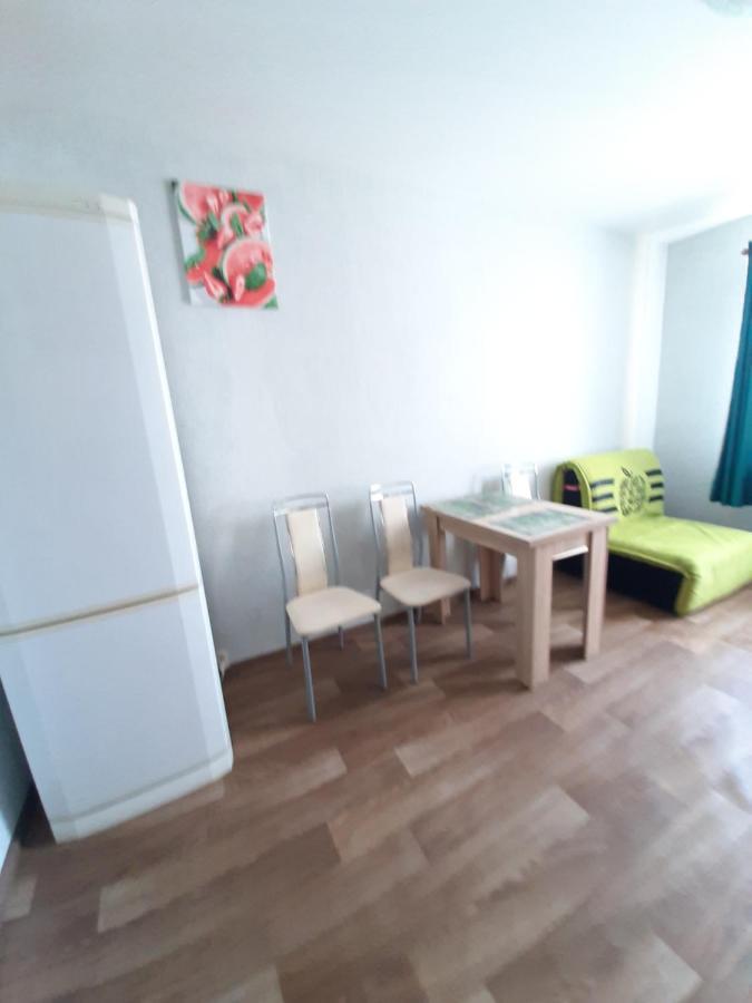 Ferienwohnung 1 Комнатная На Позняках Kiew Exterior foto